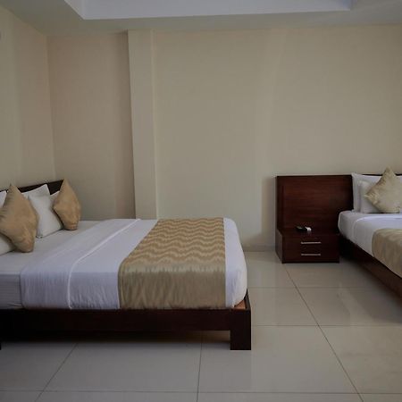 Kethumathee Hotel & Banquet Ratnapura Extérieur photo