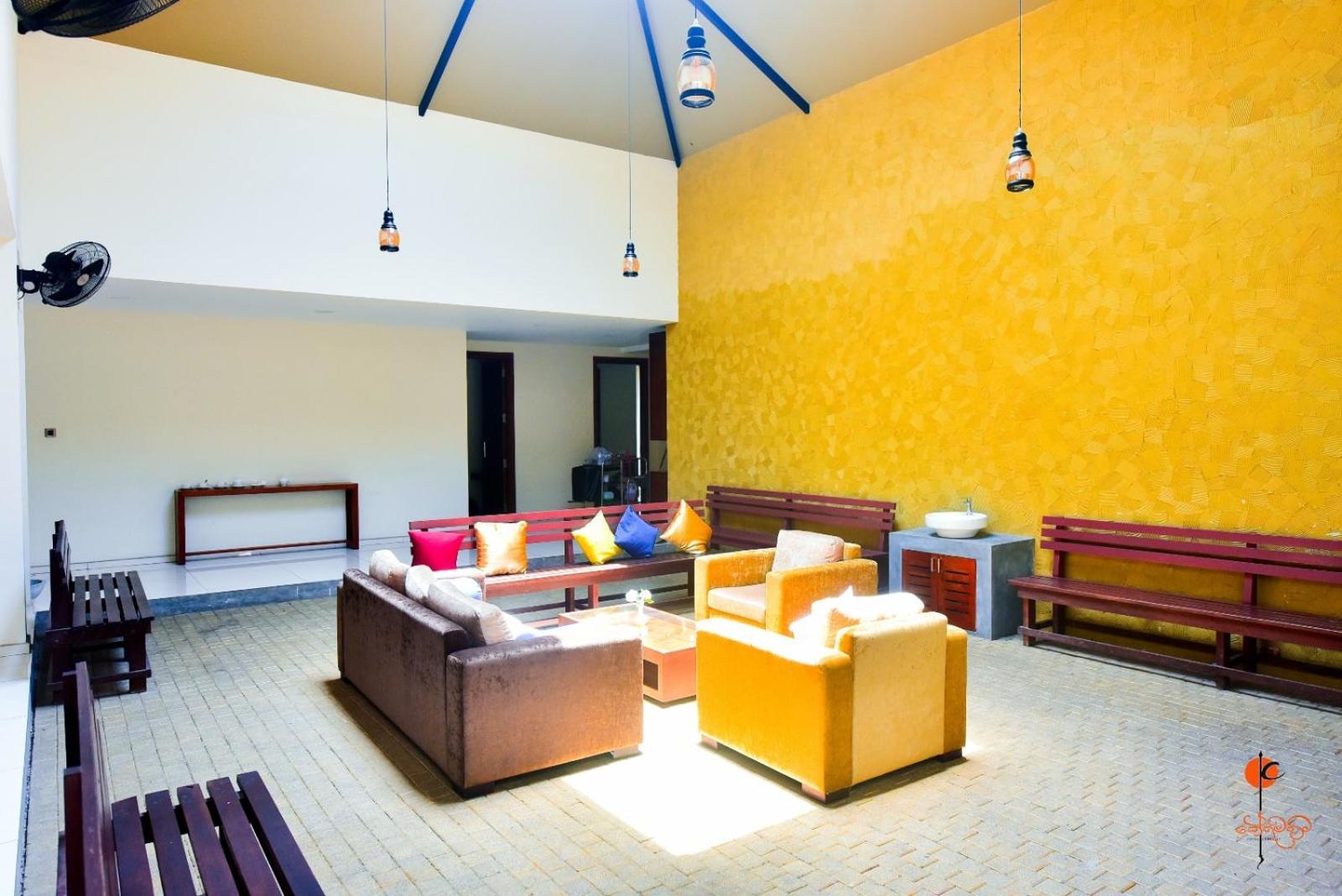 Kethumathee Hotel & Banquet Ratnapura Extérieur photo