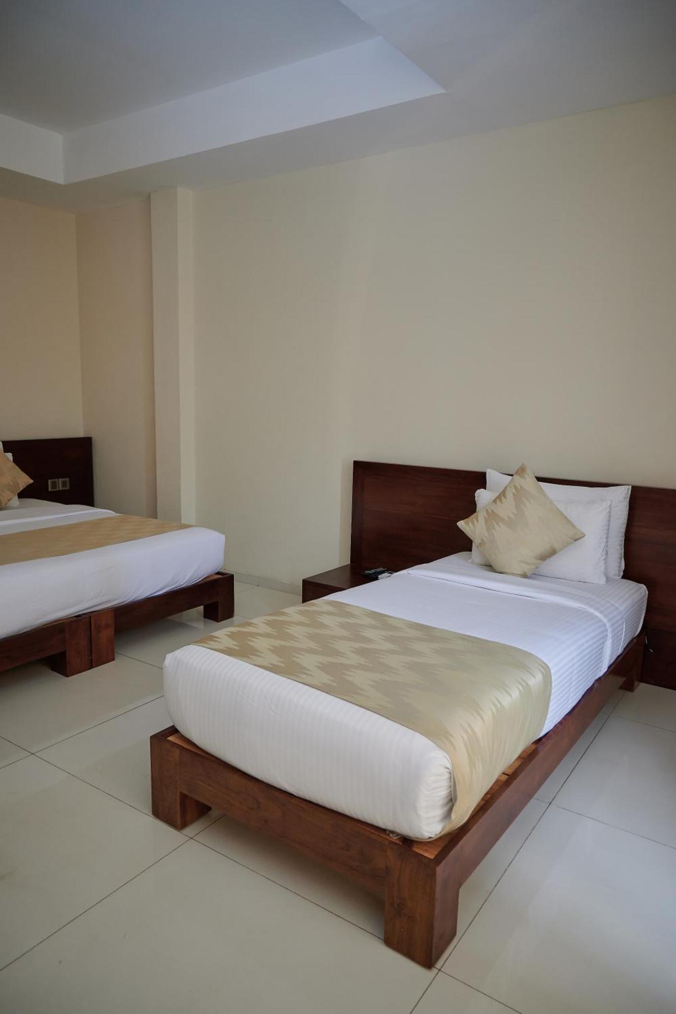 Kethumathee Hotel & Banquet Ratnapura Extérieur photo