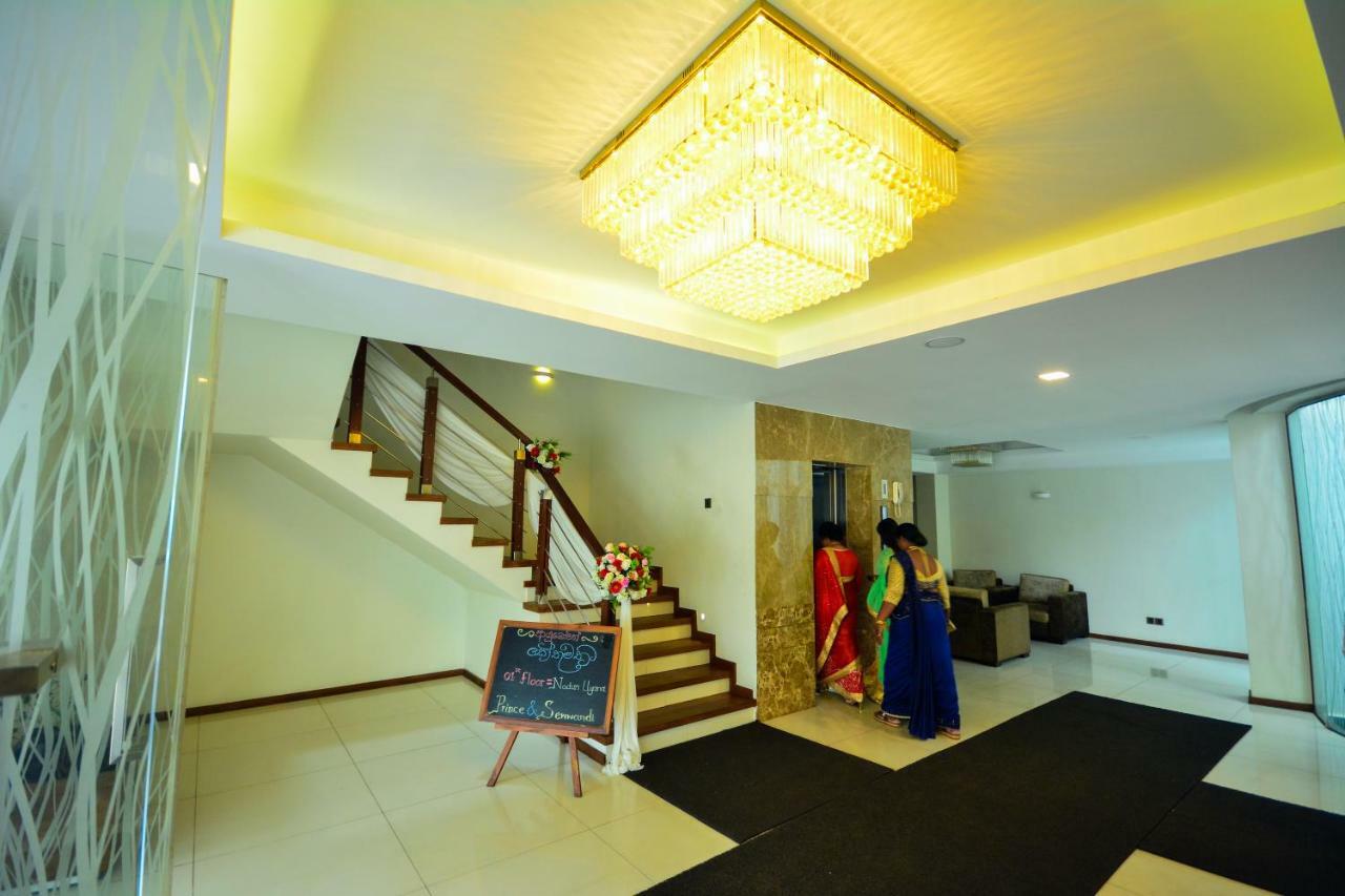 Kethumathee Hotel & Banquet Ratnapura Extérieur photo